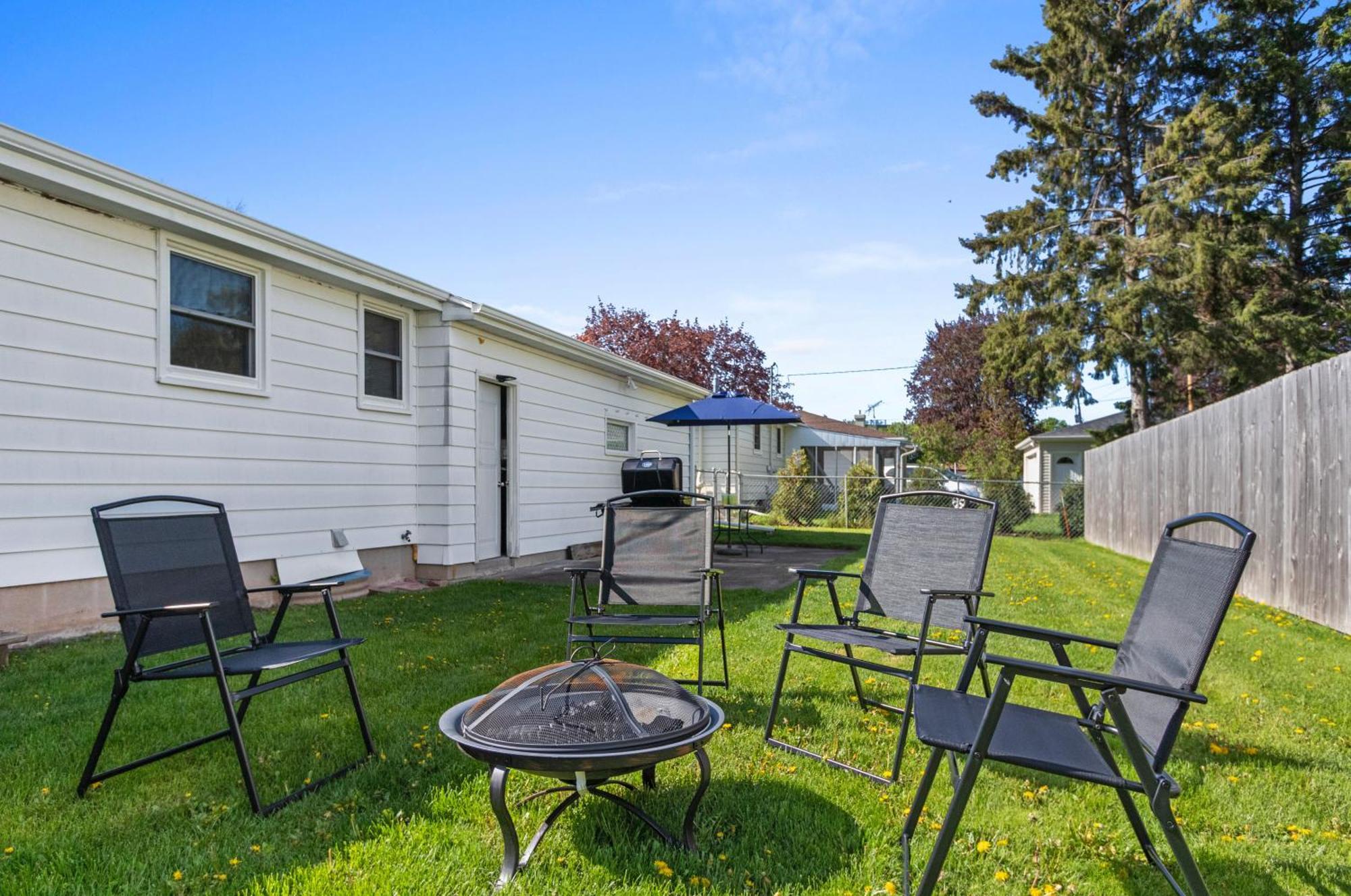 The Lemon House Apartment Green Bay Exterior photo