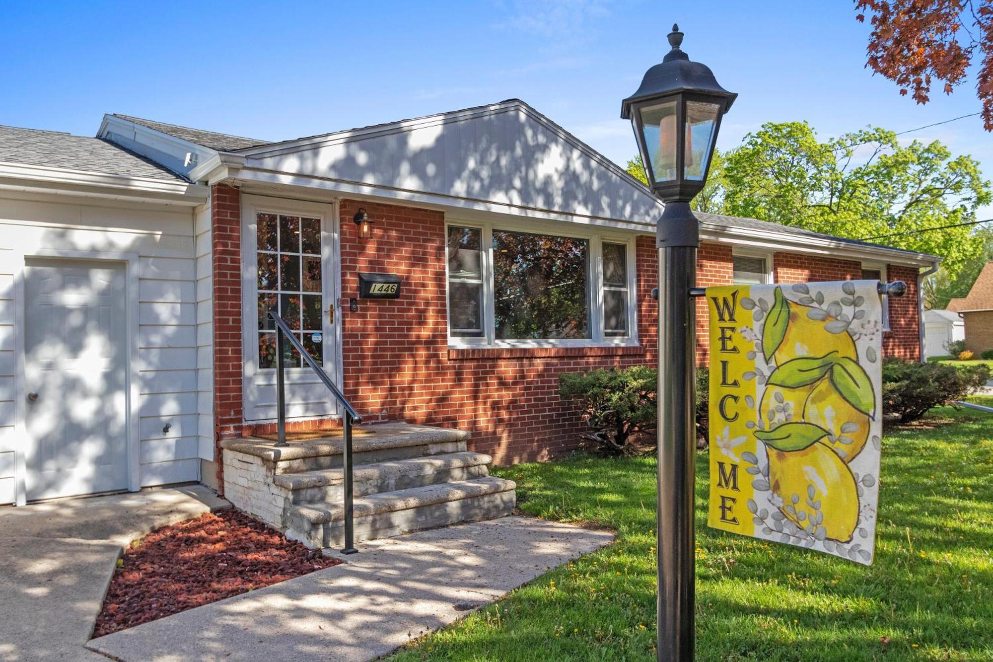 The Lemon House Apartment Green Bay Exterior photo